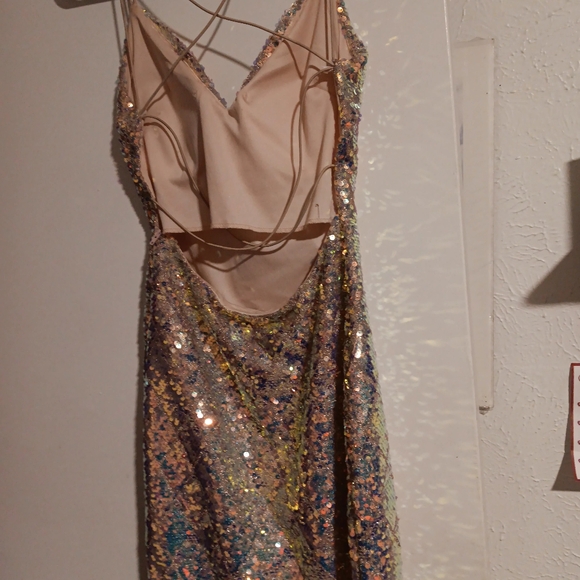 Evening gold short dress - Picture 3 of 6